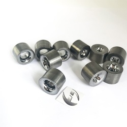 Tungsten carbide bunching and standing dies