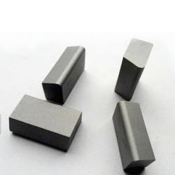 Tungsten carbide inserts for pitching tool